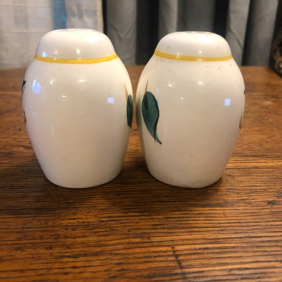 Stangl Pottery Salt & Pepper Shakers Fruit Pattern 3" Tall Vtg - Picture 2 of 4